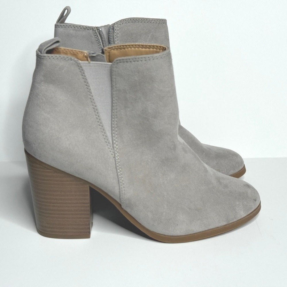 Express Faux Suede Heeled Booties in‎ Gray Size 9